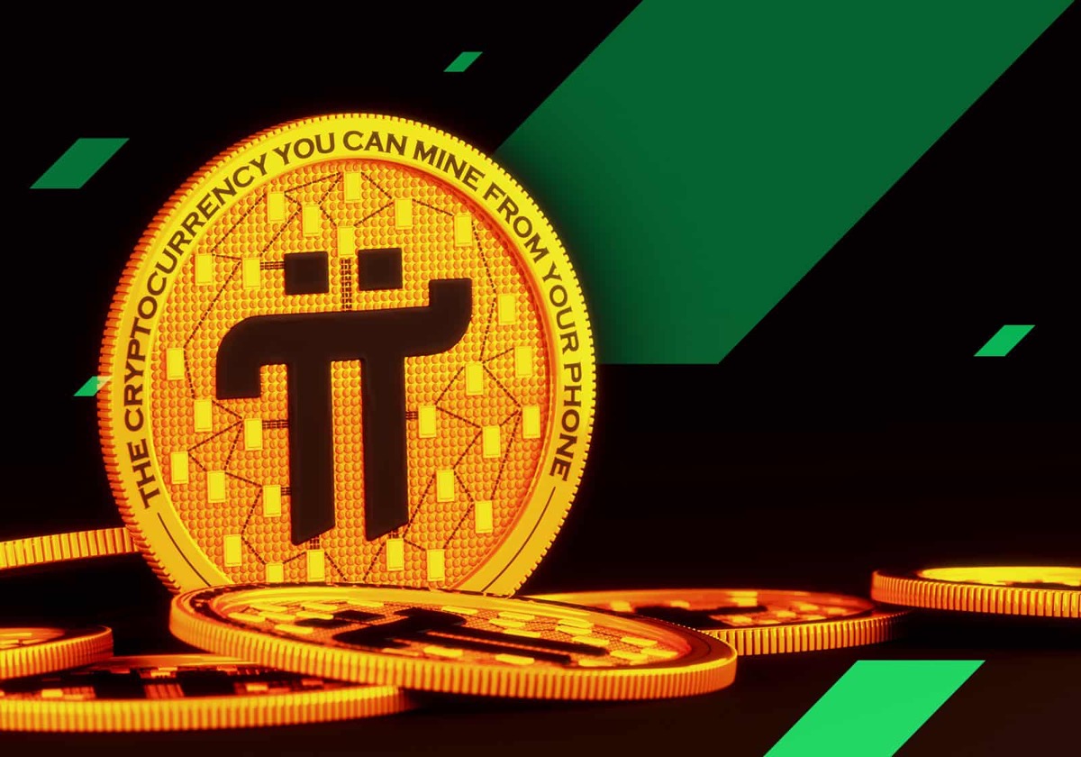 عملات Pi Coin ذهبية على خلفية داكنة مع لمسات هندسية خضراء